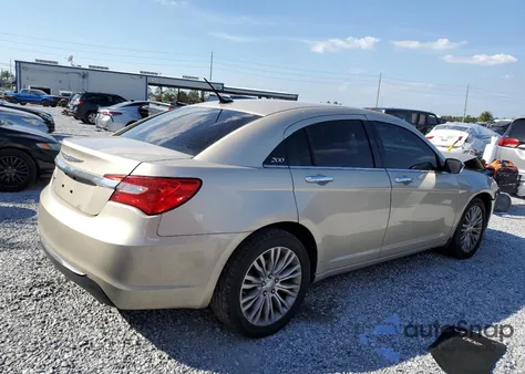 2013 Chrysler 200 Limited z USA, uszkodzony, nr VIN 1C3CCBCG7DN593717